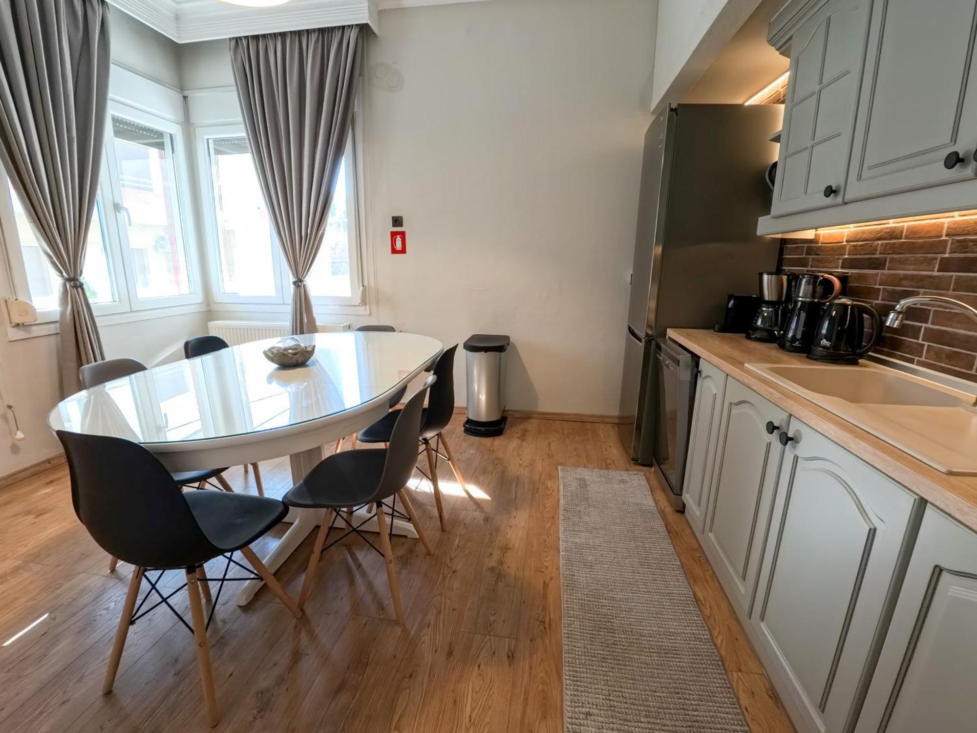 Living Life Apartment Komotiní Ngoại thất bức ảnh